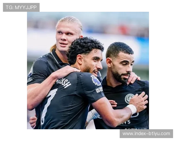 皇马防守落位纪律，临时防线协防补位默契度面临曼城进攻考验